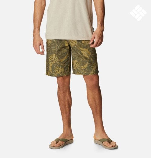 Men's Columbia Washed Out Printed Shorts Olive | CA-DL3C1