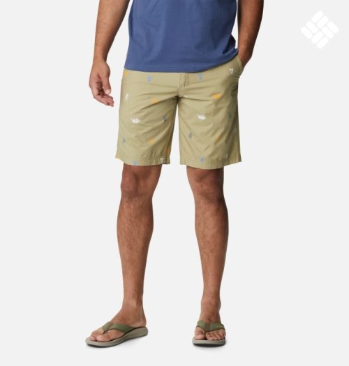 Men's Columbia Washed Out Printed Shorts Olive | CA-F40CL