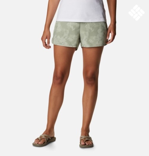 Women's Columbia Pleasant Creek Stretch Shorts Olive | CA-V4C81