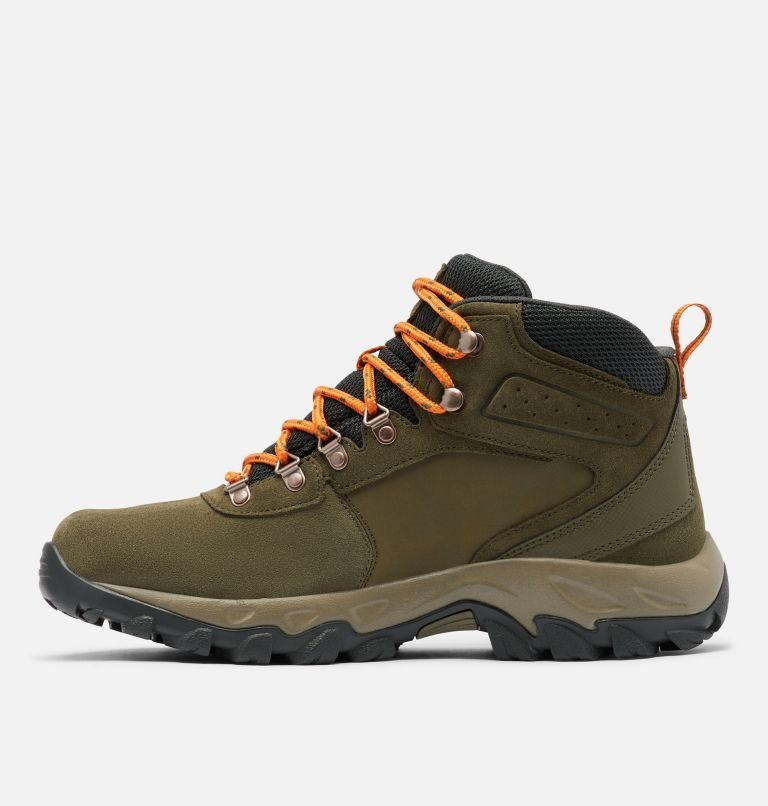 Men's Columbia Newton Ridge Plus II Suede Waterproof Hiking Boots Olive | CA-M40L5