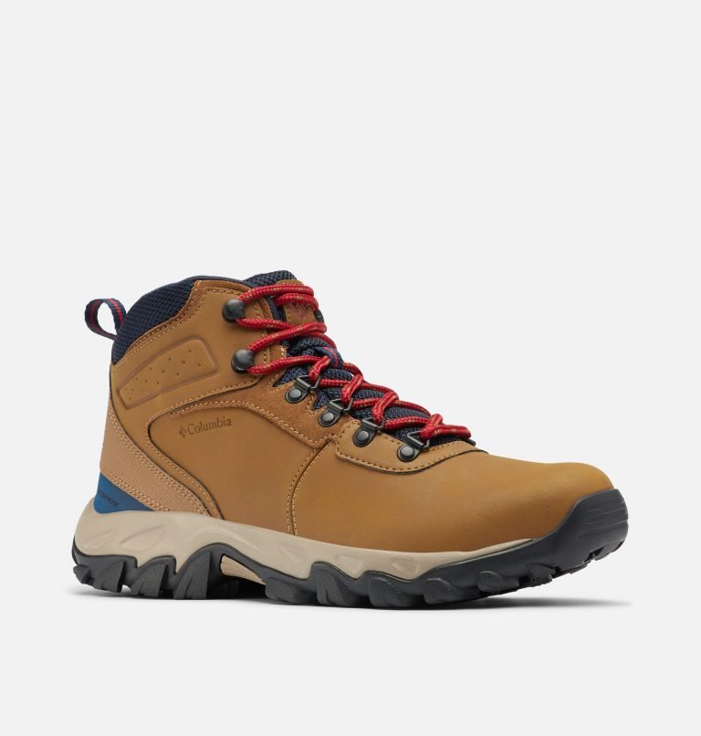 Men's Columbia Newton Ridge Plus II Waterproof Hiking Boots Brown | CA-I63AL