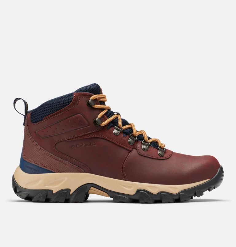 Men\'s Columbia Newton Ridge Plus II Waterproof Hiking Boots Burgundy | CA-J460C