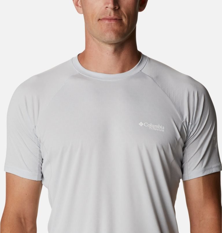 Men's Columbia Titan Pass Short Sleeve T Shirts Light Grey | CA-M1L8A