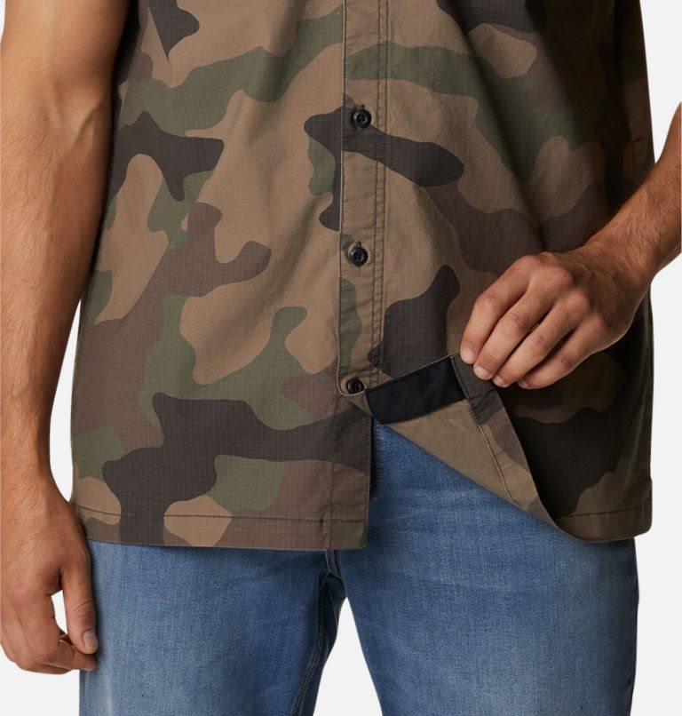 Men's Columbia Wallowa Novelty Short Sleeve Shirts Camo | CA-DA0L3