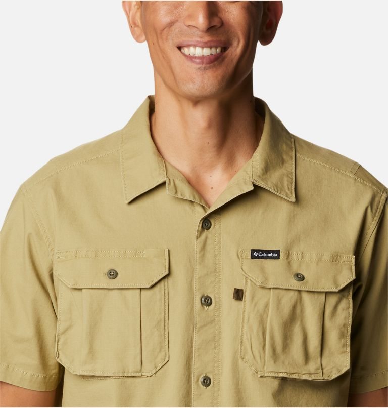 Men's Columbia Wallowa Novelty Short Sleeve Shirts Olive | CA-O04L8