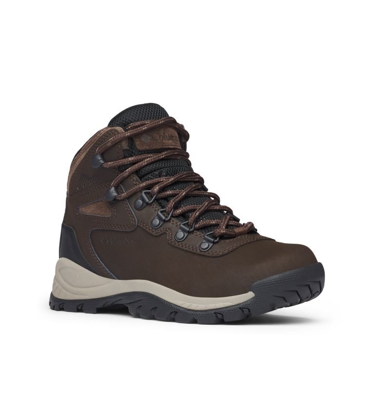 Women's Columbia Newton Ridge Plus Waterproof Hiking Boots Chocolate | CA-KA180