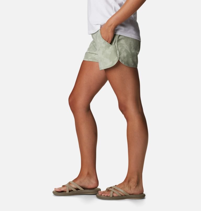 Women's Columbia Pleasant Creek Stretch Shorts Olive | CA-V4C81