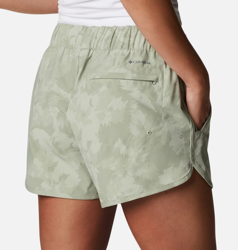 Women's Columbia Pleasant Creek Stretch Shorts Olive | CA-V4C81