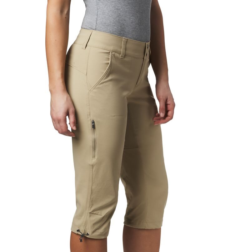 Women's Columbia Saturday Trail II Knee Pants Khaki | CA-E08AL