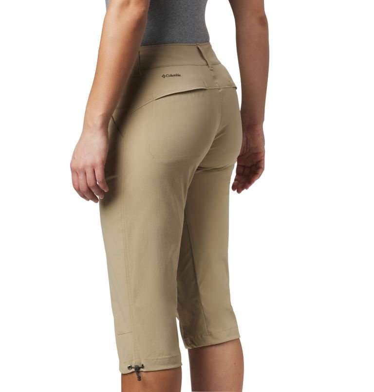 Women's Columbia Saturday Trail II Knee Pants Khaki | CA-E08AL