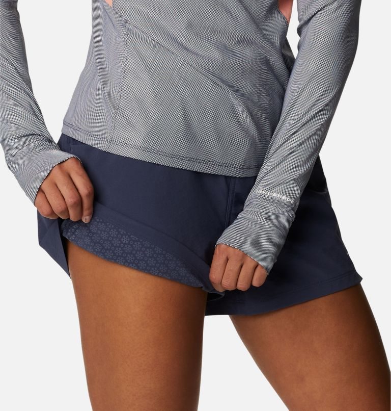 Women's Columbia Titan Pass Lightweight 2.0 Shorts Navy | CA-V3LA6