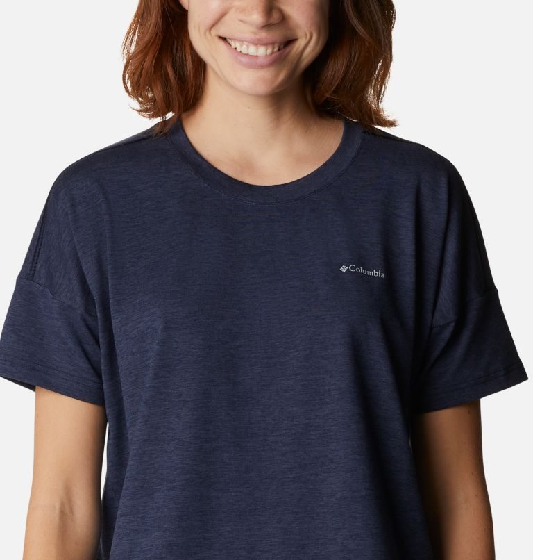 Women's Columbia Weekend Adventure Short Sleeve T Shirts Navy | CA-J016C